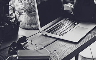 开云平台-逆转游泳项目决赛改写赛会纪录，逆水游泳